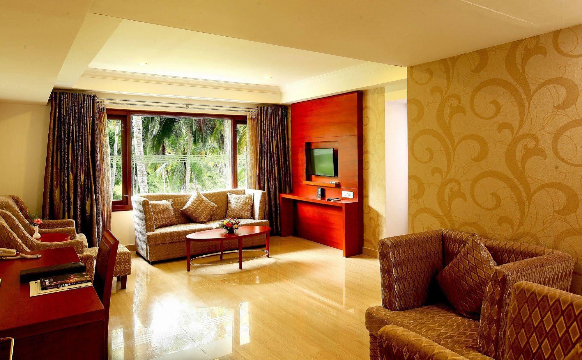Lake Palace Trivandrum Vettutura Exterior photo