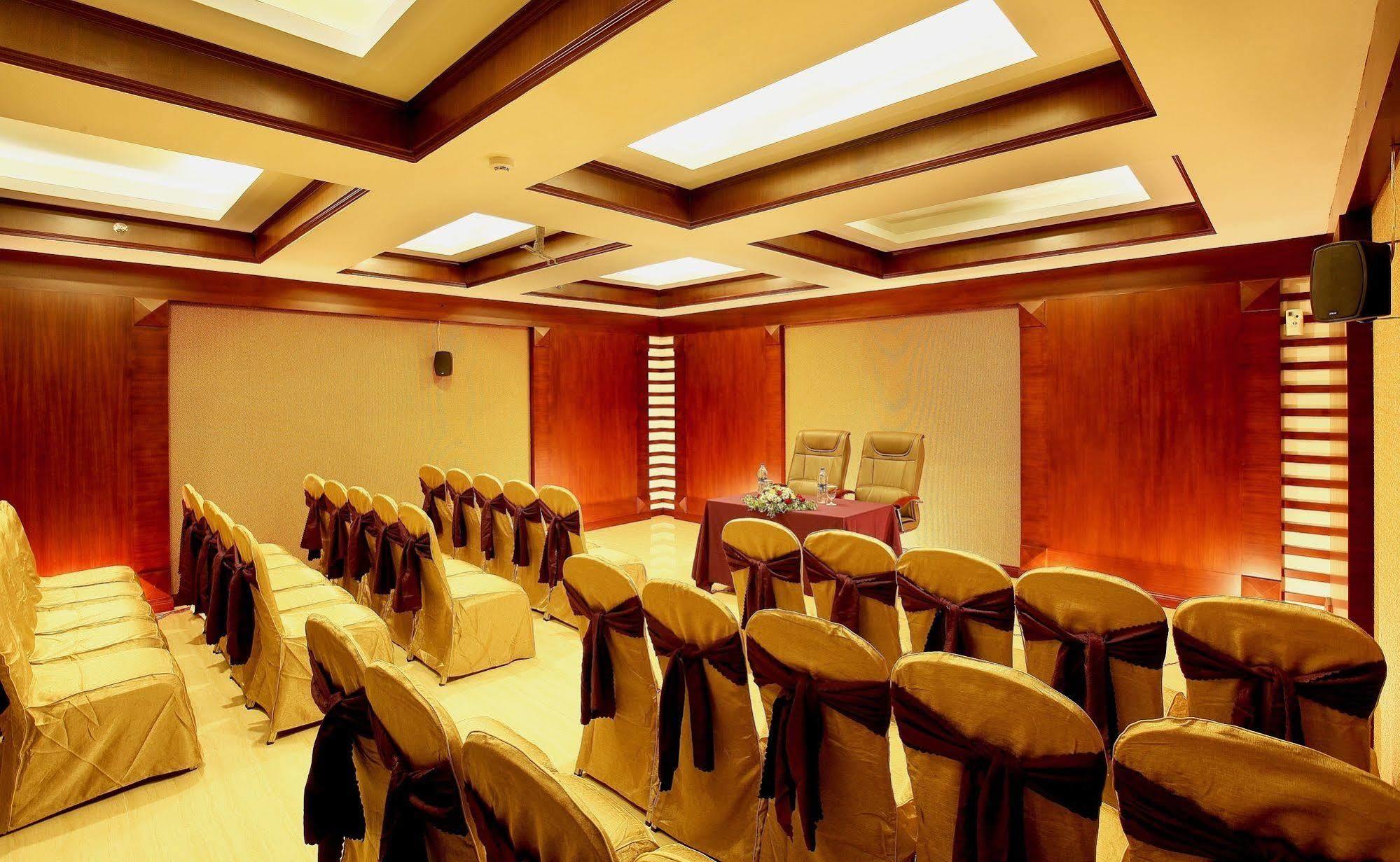 Lake Palace Trivandrum Vettutura Exterior photo