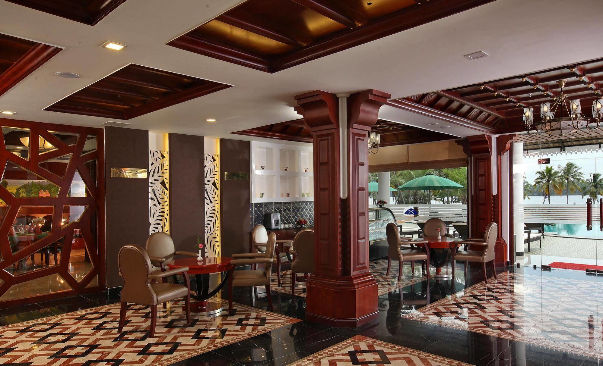 Lake Palace Trivandrum Vettutura Exterior photo