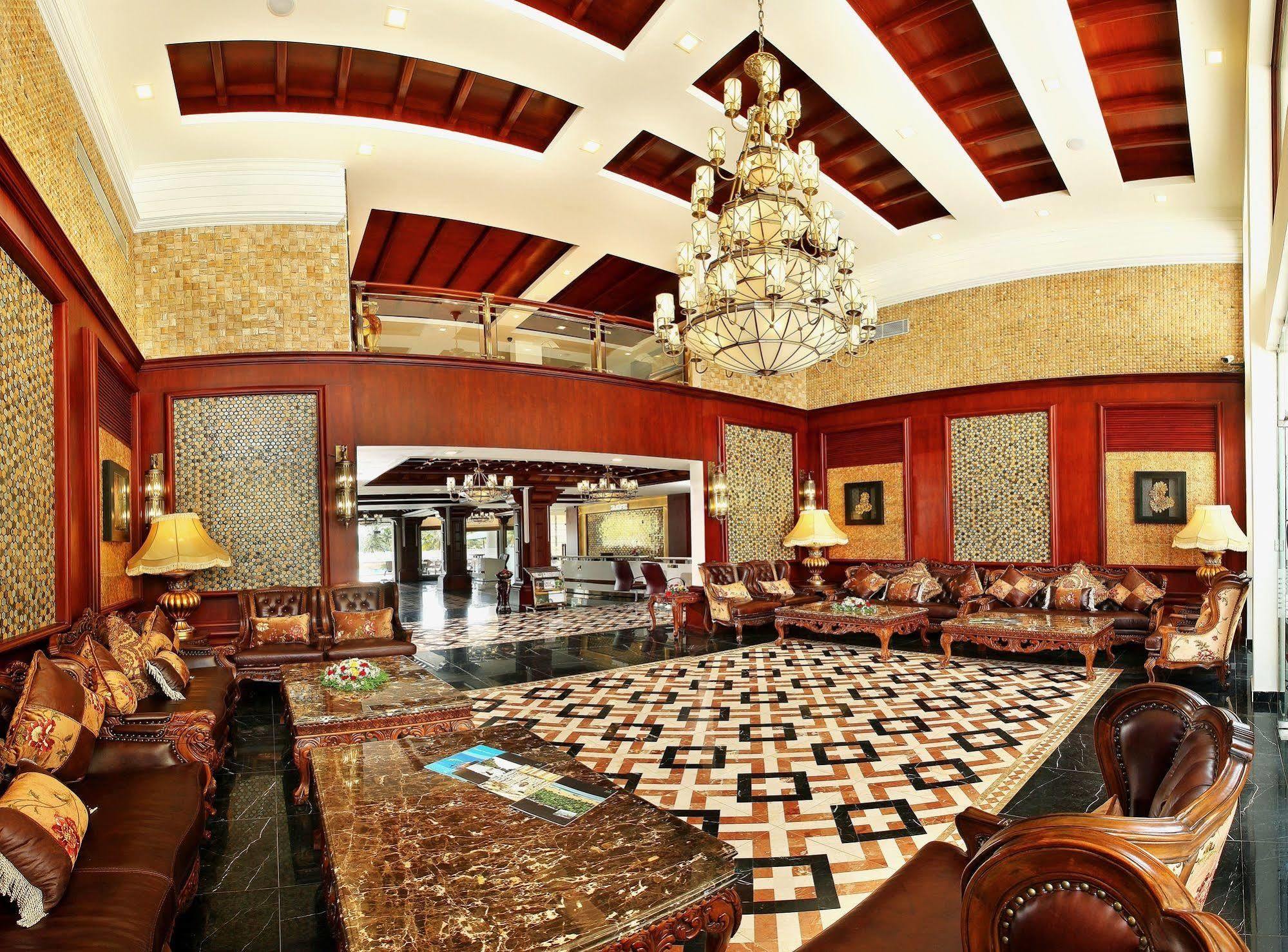 Lake Palace Trivandrum Vettutura Exterior photo
